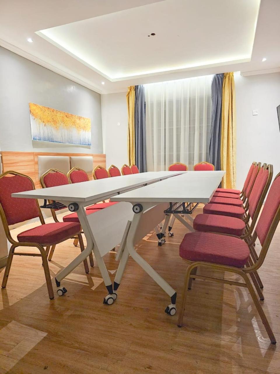 Raha Hotel & Suites Nairobi Exteriör bild